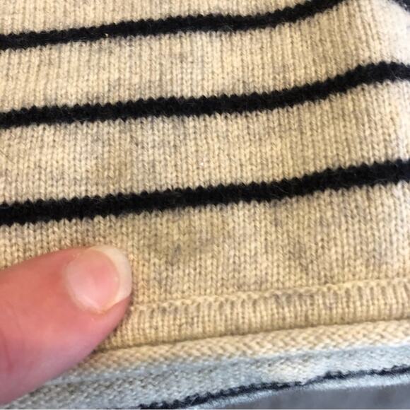 Vince oatmeal cream black striped wool cashmere sweater size Extra Small XS - Picture 14 of 16